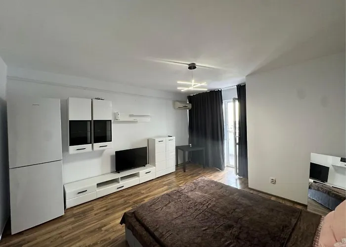 Garsoniera Evl شقة